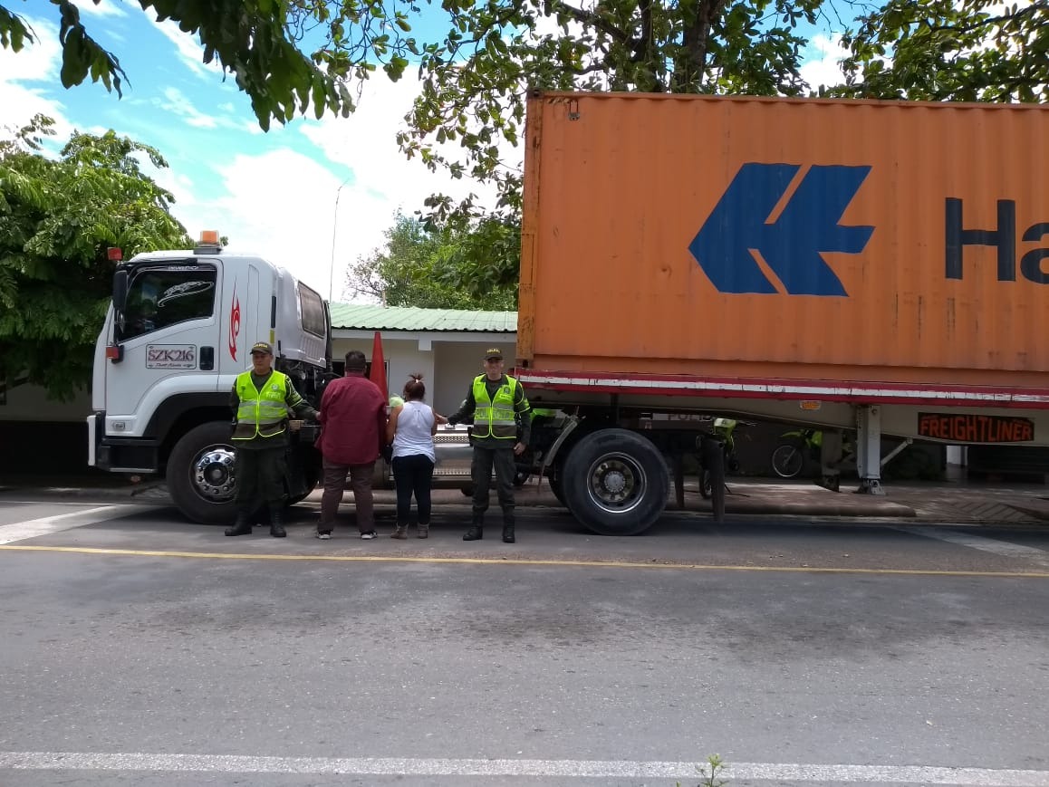 ¡Golpe al Narcotráfico en Natagaima! Policía incauta vehículos cargados de droga 1