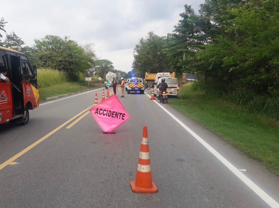 Trágico accidente en Alvarado: Fallece funcionaria del peaje 3