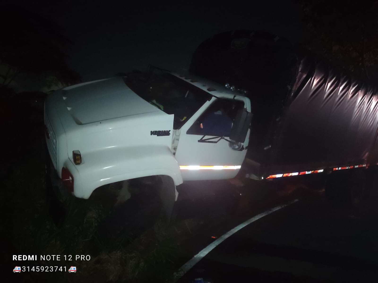 Accidente de camión militar en la variante entre Ibagué deja un soldado herido 1