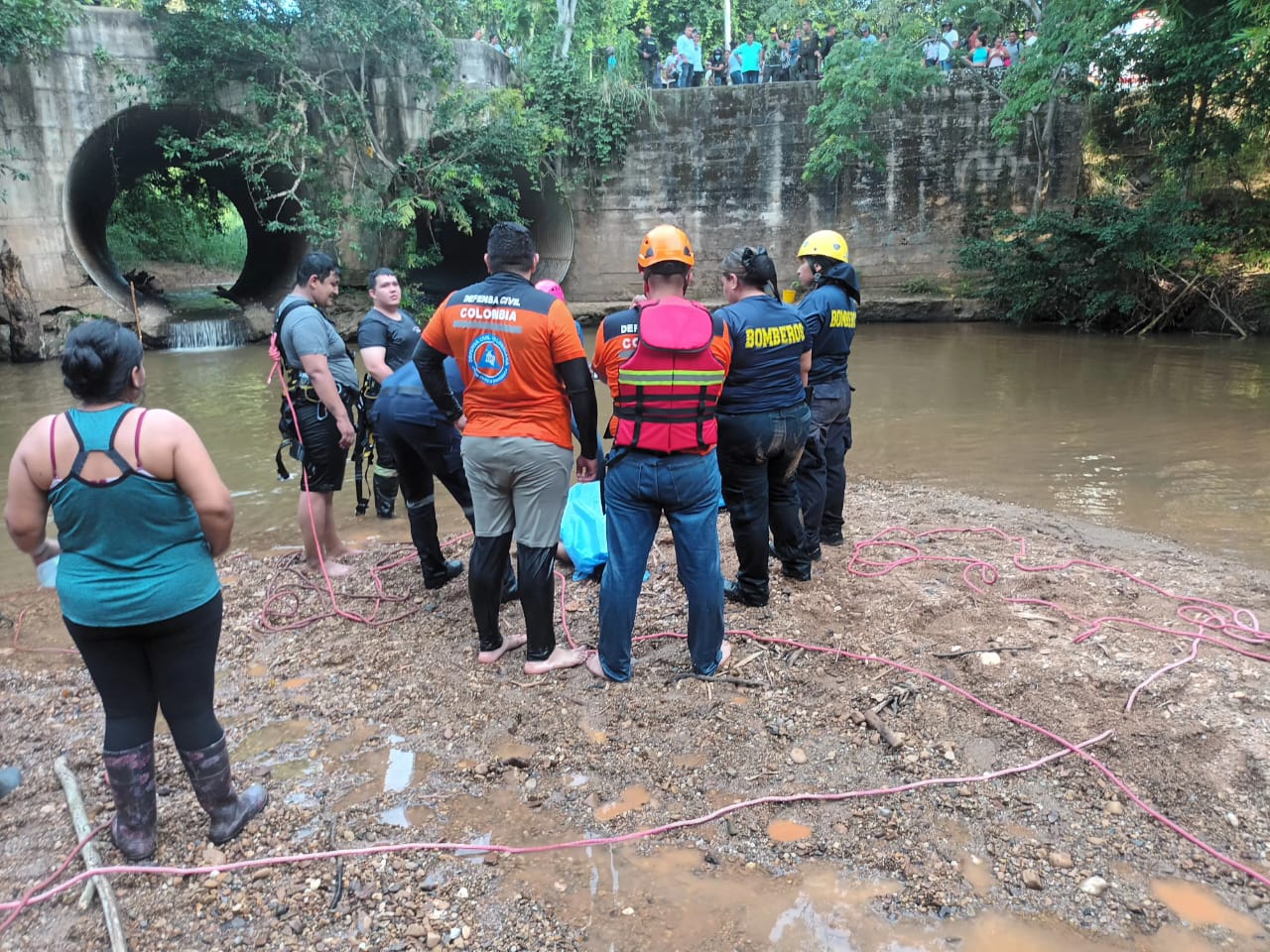 Trágico accidente en quebrada La Inali de Melgar, cobra la vida de padre e hijo 4