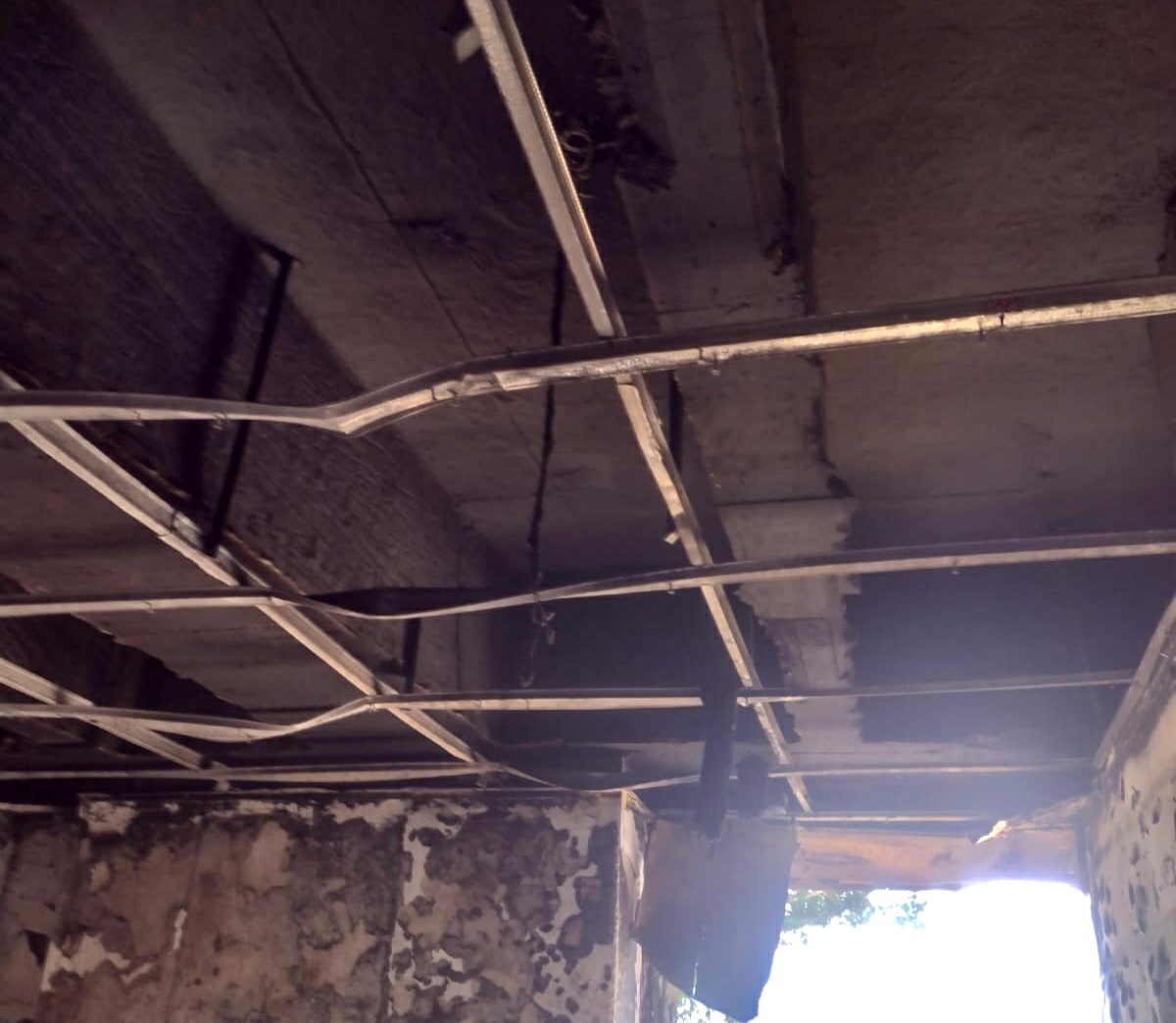 Bomberos extinguen incendio en Picaleña 1