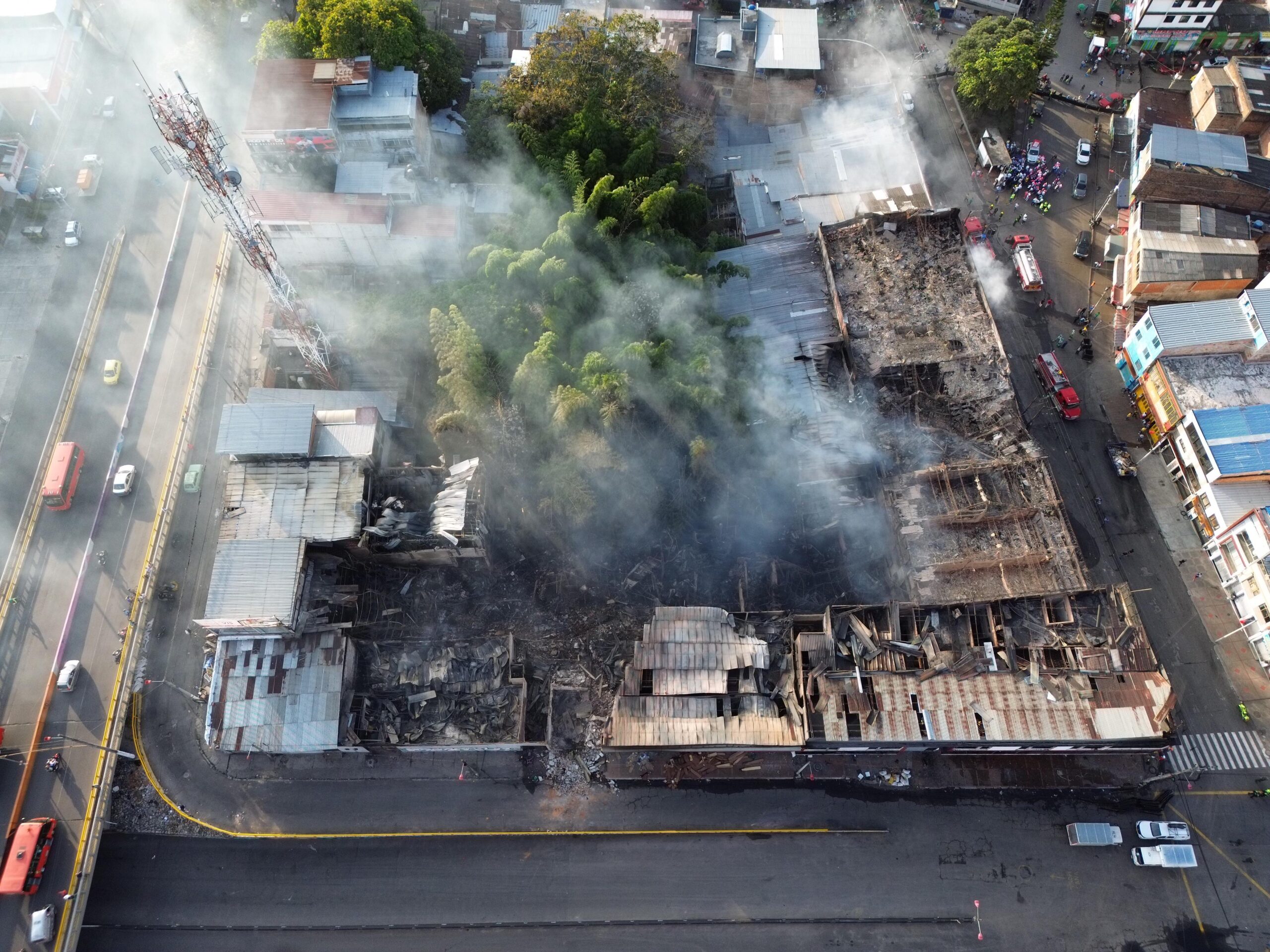 Alcaldesa de Ibagué propone feria de la solidaridad para ayudar a comerciantes afectados por incendio 1