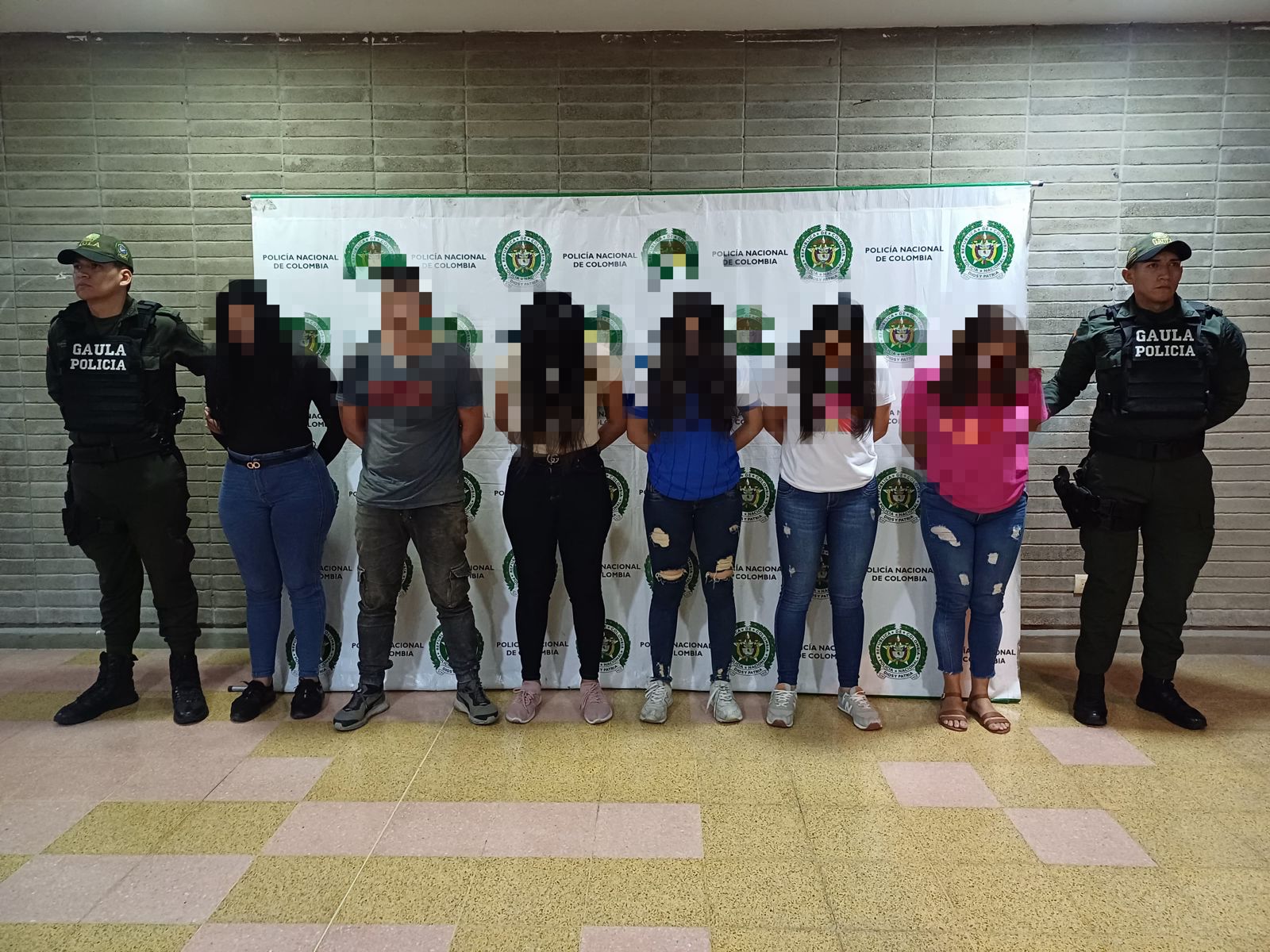 Cinco mujeres y un hombre fueron capturados por extorsión y secuestro 1