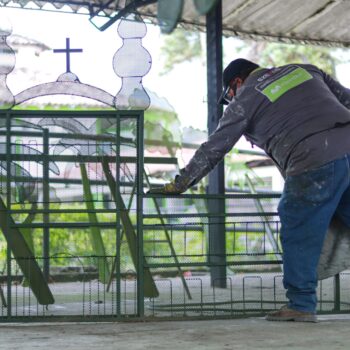 Guitarra de 25 metros, se transforma de ornato navideño a monumento en Ibagué 5