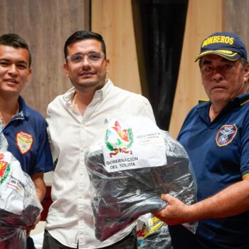 Bomberos voluntarios reciben equipos de la Gobernación del Tolima en plena temporada de incendios 2
