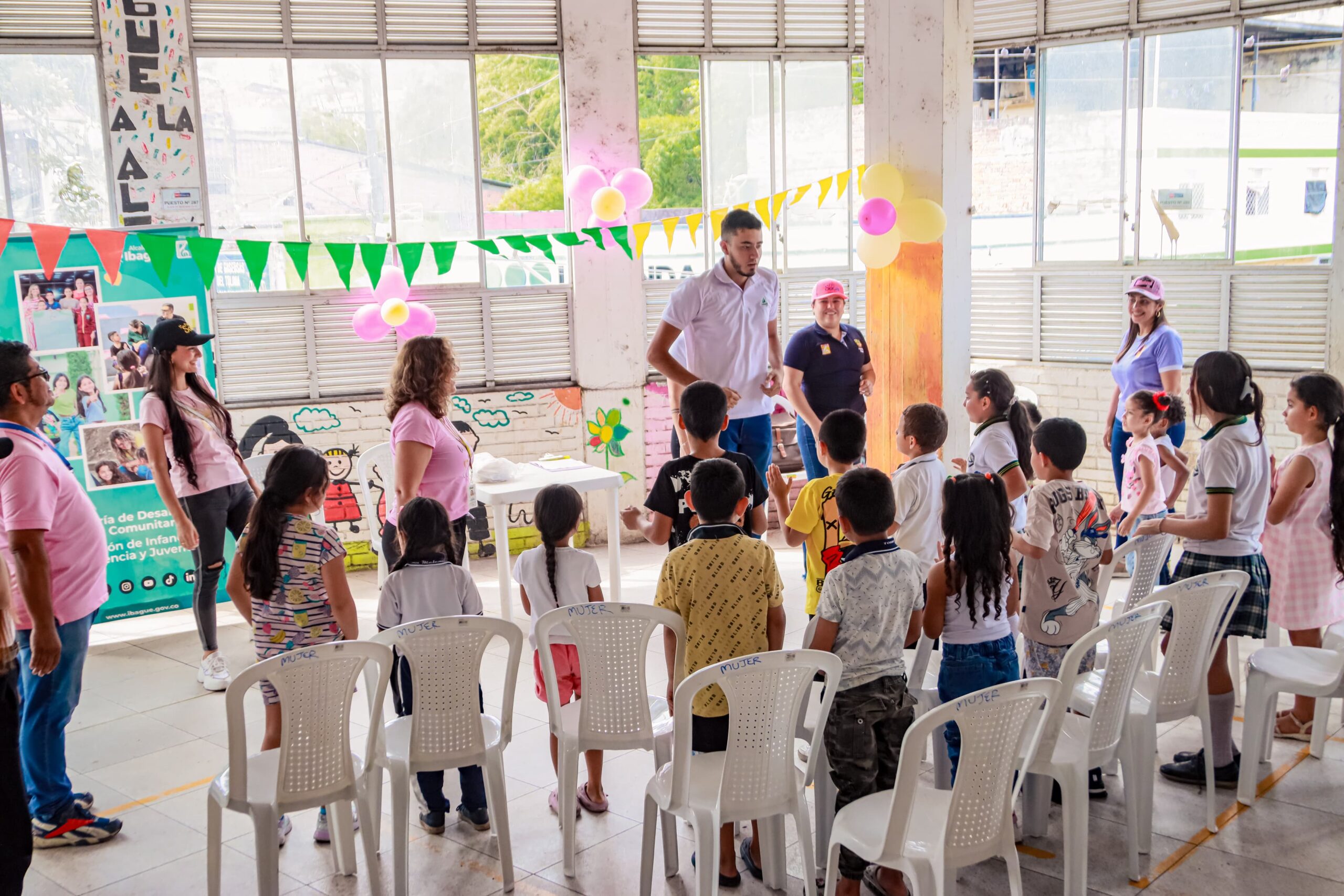 Alcaldía en alianza con Comfenalco dará clases de música a hijos de comerciantes de la Plaza la 21 1