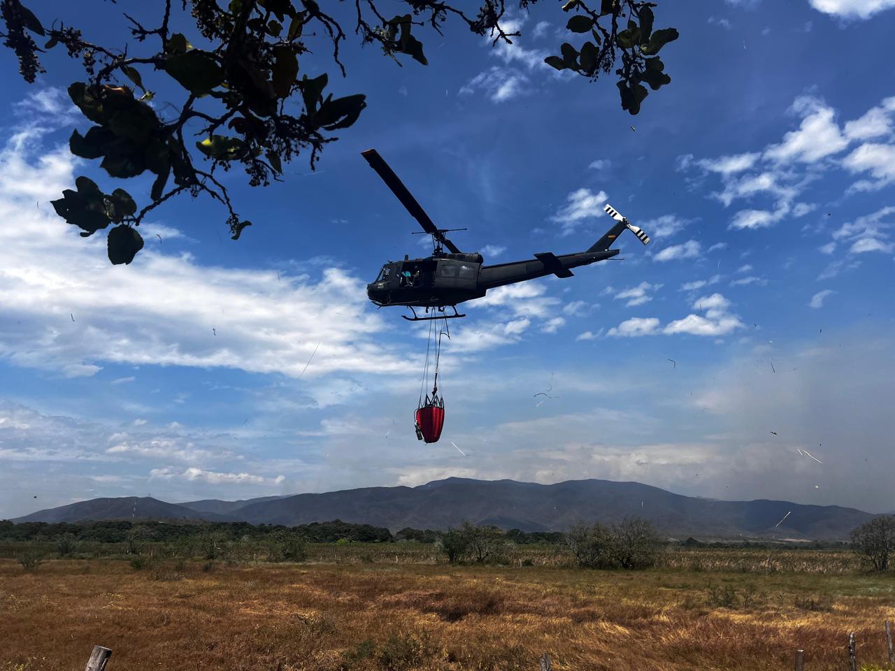 Unidad Nacional para la Gestión del Riesgo acompaña puntos críticos y refuerza acciones en Tolima por incendios 1