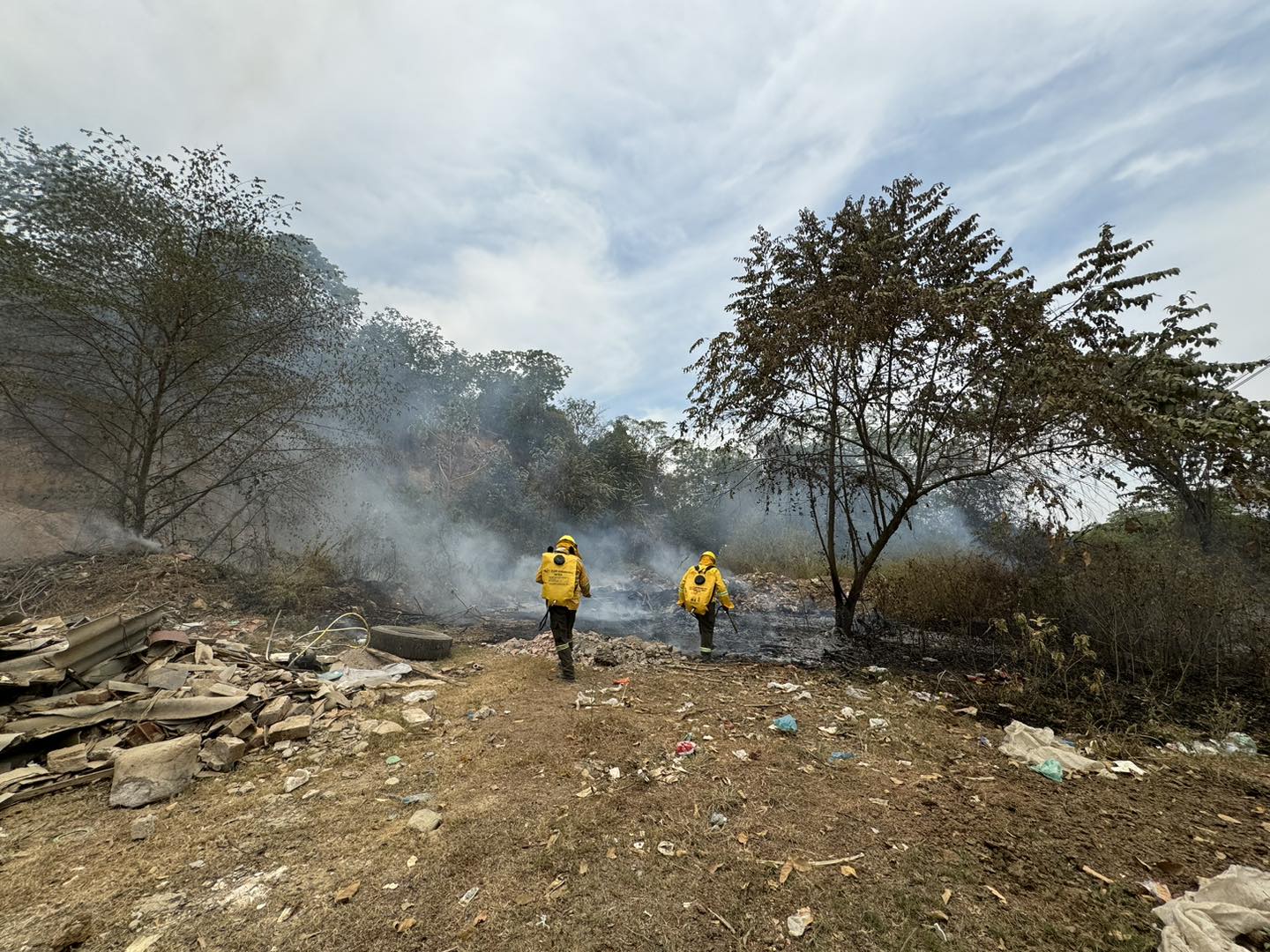 Ortega sigue controlando incendios: "se perdieron cultivos de pastos, cacao, plátano y hoja de cachaco" 1