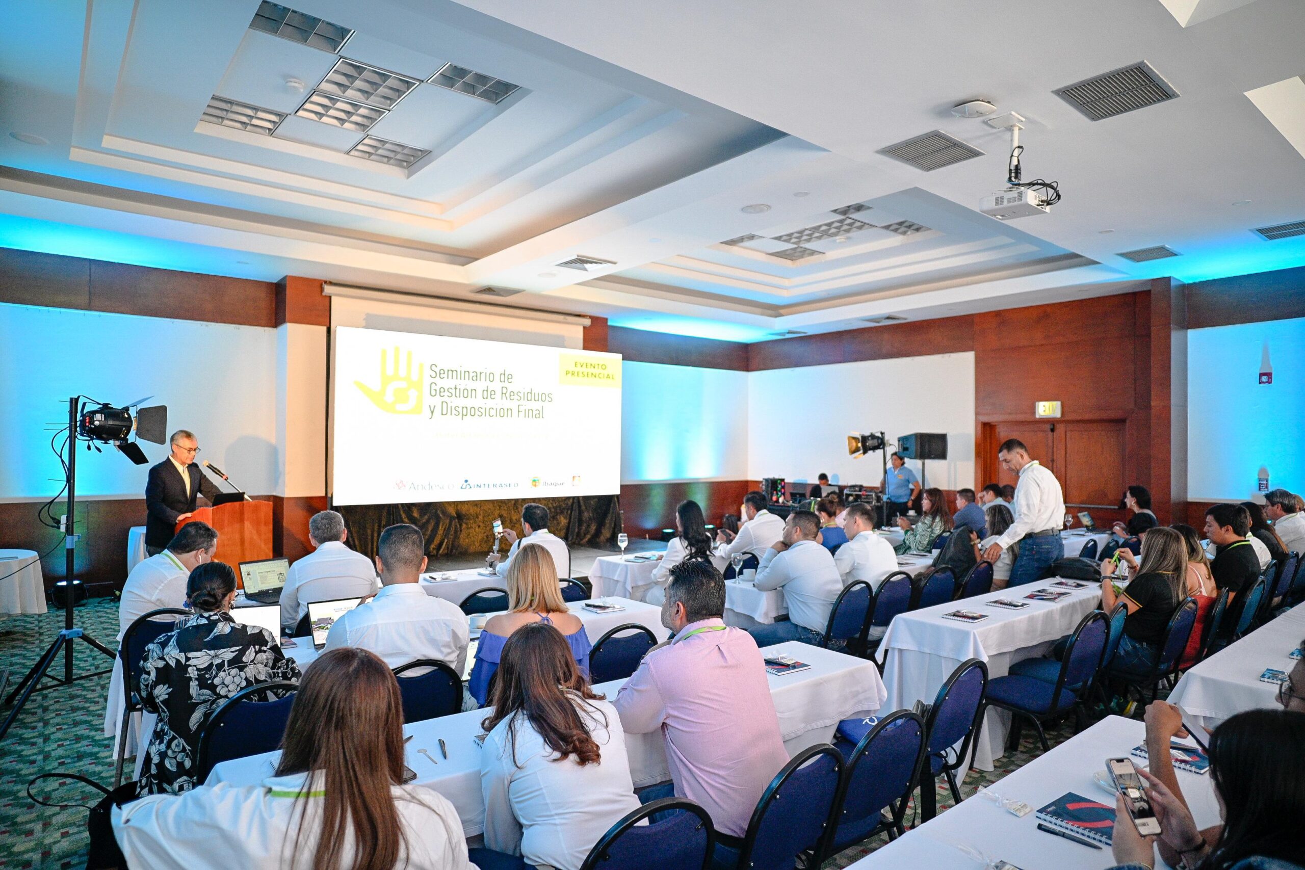 100 personas participaron en Seminario de Gestión de Residuos y Disposición Final en Ibagué 1