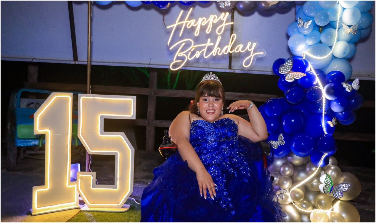 Una historia inspiradora: Policía celebra los 15 años de una niña muy especial 7
