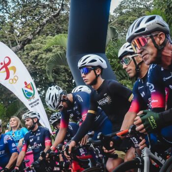 Galería del Gran Fondo Ciudad Musical de ciclismo: Gobernadora dio el banderazo de salida 6