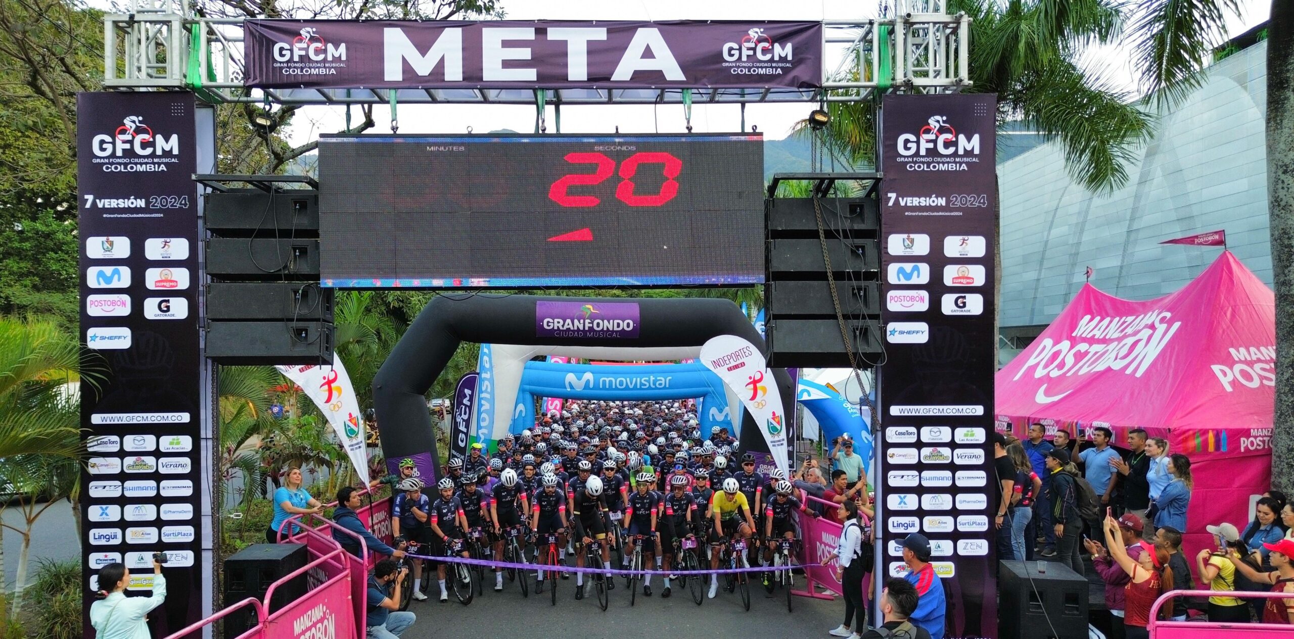 Galería del Gran Fondo Ciudad Musical de ciclismo: Gobernadora dio el banderazo de salida 1