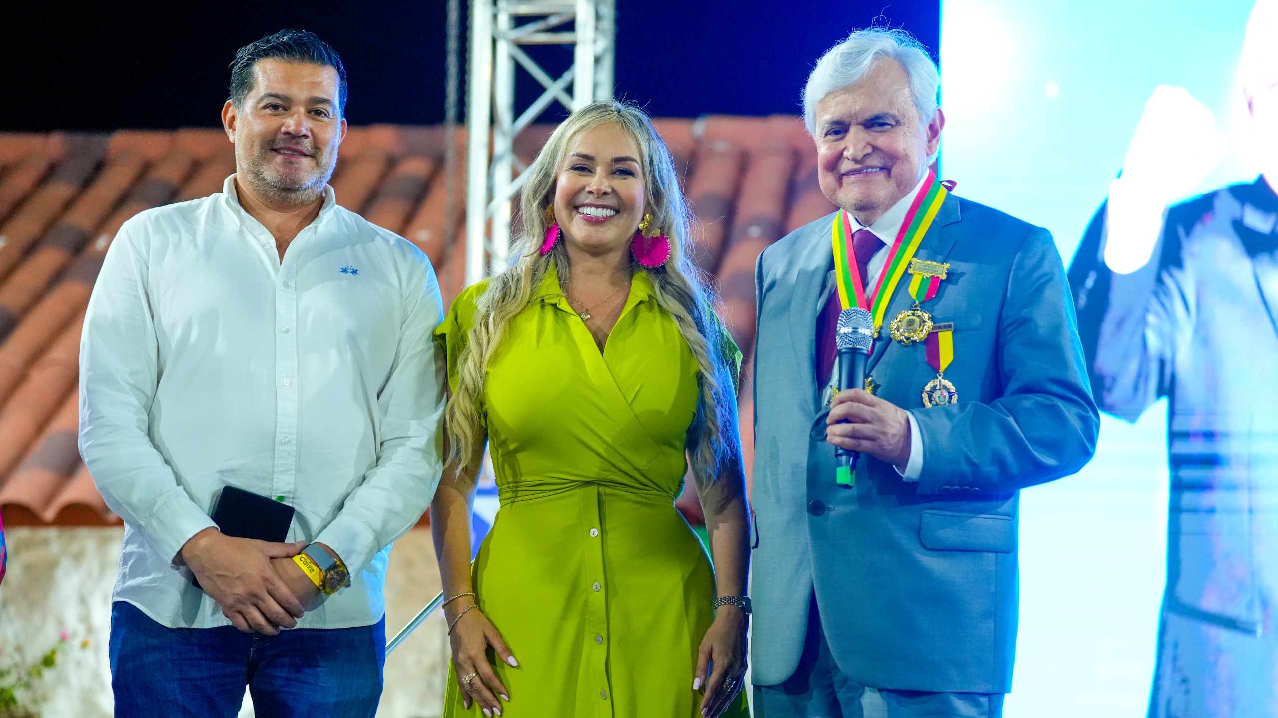 Alcaldesa entregó la medalla ‘Orden del Combeima’ al presentador ibaguereño Jorge Barón 1