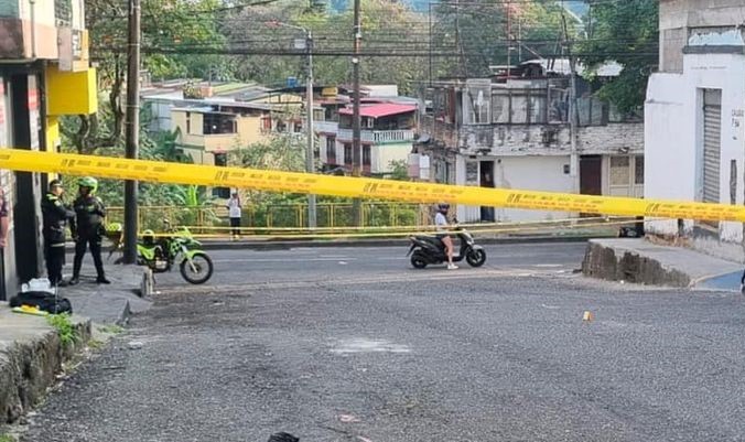 Sicarios disparan contra joven de 19 años cuando llegaba a su casa por el llamado 'hueco del INEM' 1