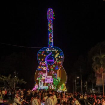 Galería: Esta es la guitarra gigante que adorna la glorieta de la avenida Ambalá con calle 69 9
