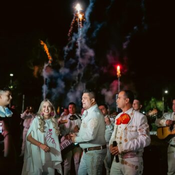 Galería: Esta es la guitarra gigante que adorna la glorieta de la avenida Ambalá con calle 69 7