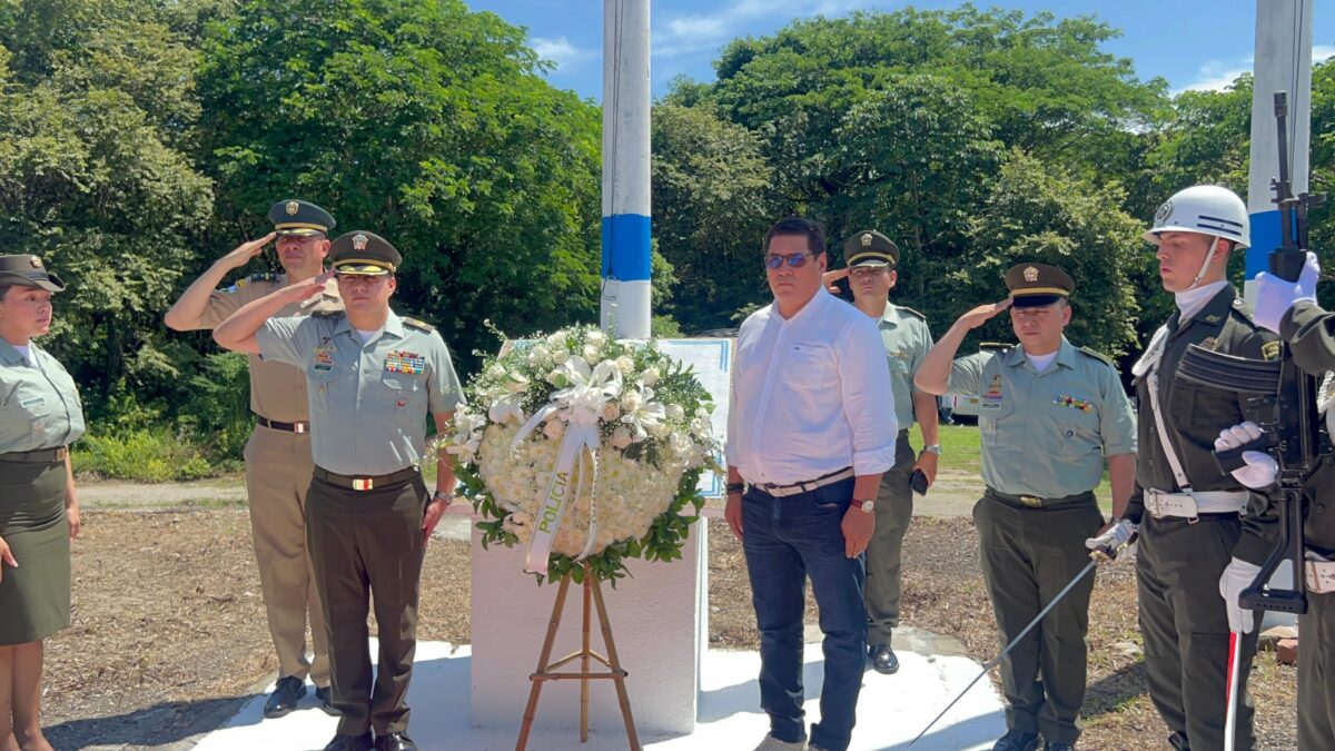 Policía rindió homenaje a 33 uniformados fallecidos en la tragedia de Armero hace 39 años 1