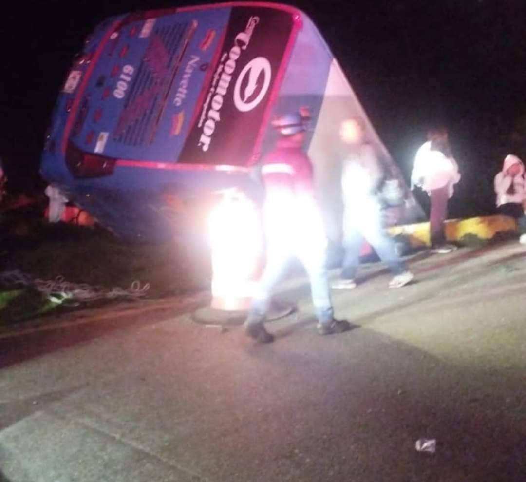 Se accidenta bus de Coomotor en la vía a la Línea: 18 heridos 3