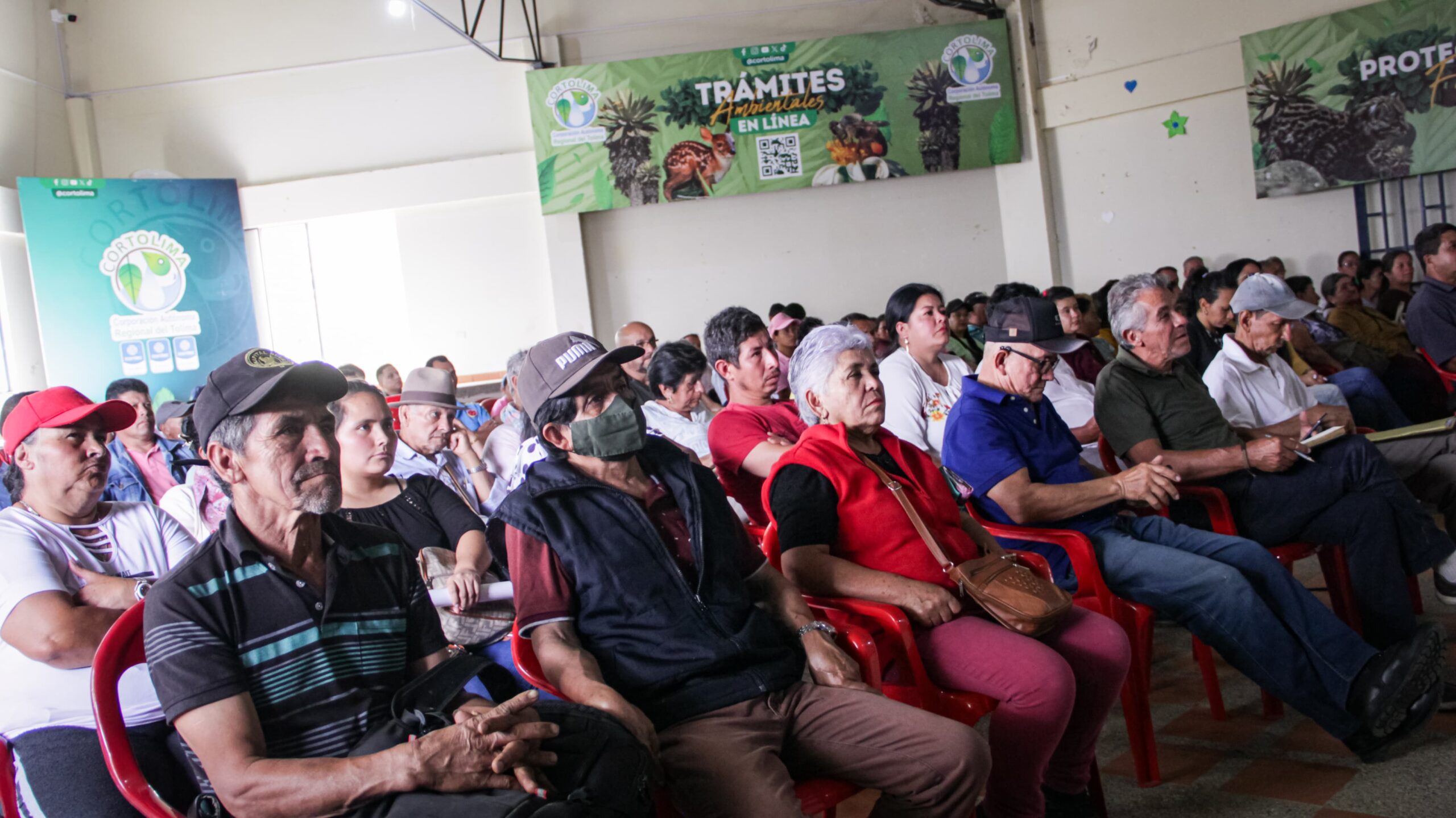 Familias campesinas de Icononzo recibieron nuevos biodigestores de Cortolima 3