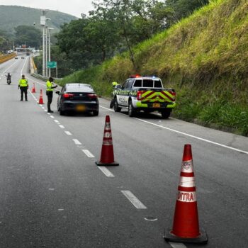 Policía Tolima implementó medidas especiales en los ejes viales para este puente festivo  3