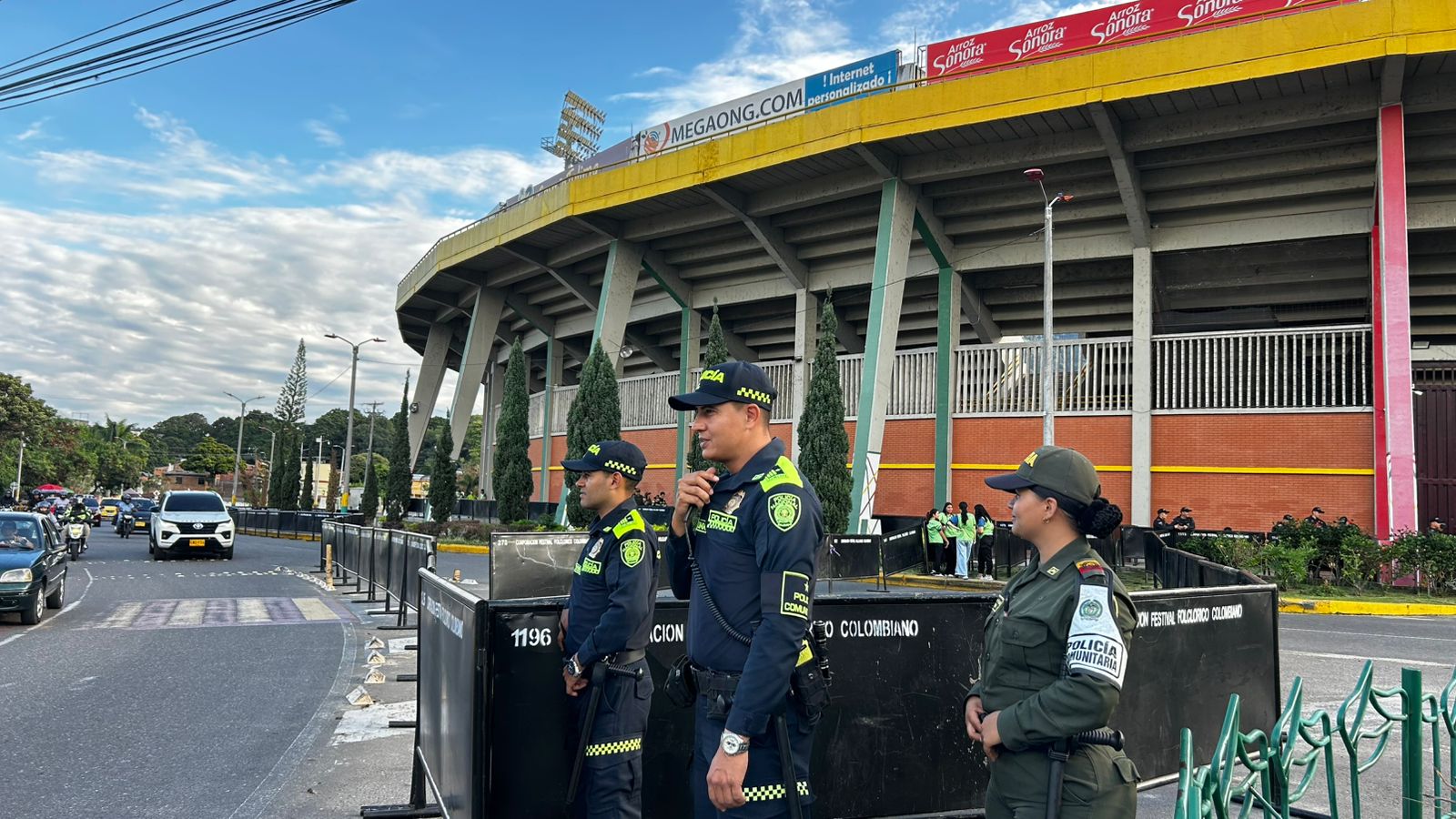 Hinchas del Deportes Tolima y América se enfrentaron con armas blancas en avenida Mirolindo 1