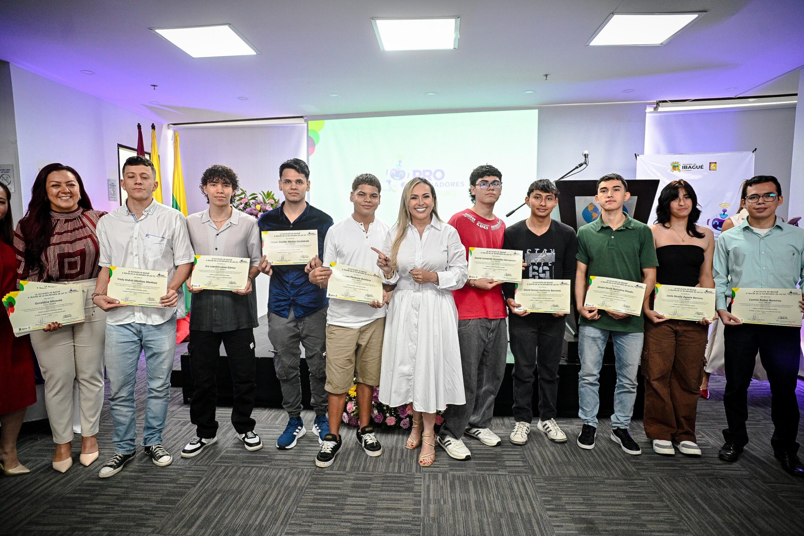 119 jóvenes se graduaron como Programadores del Futuro 1