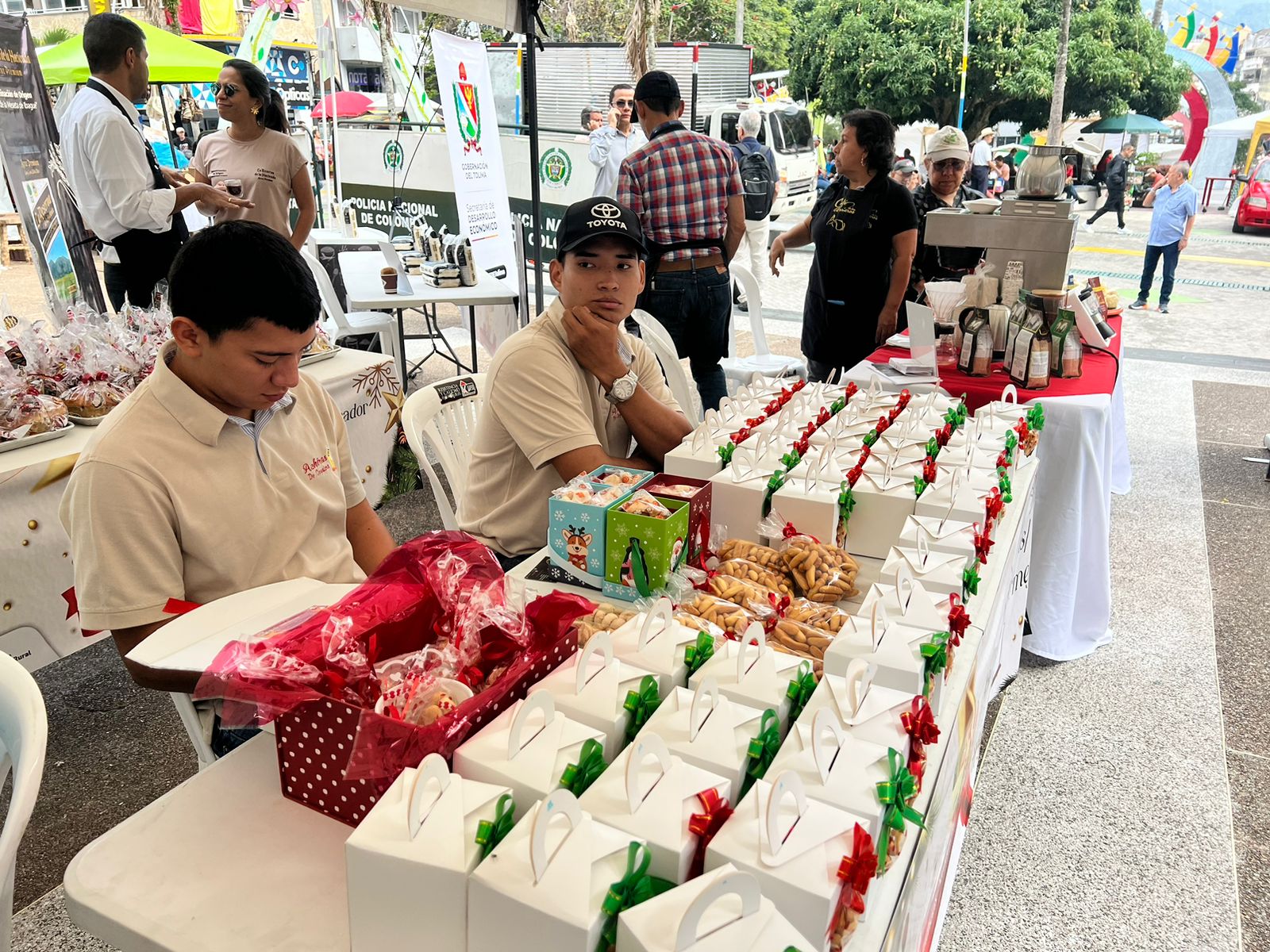 Ventas por $19 millones deja actividad de mercados campesinos navideños en la Gobernación del Tolima 1