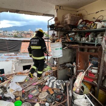 Explosión en expendio de pólvora en el barrio Gaitán deja un herido grave 2