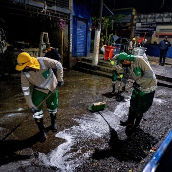 Plaza de La 21 es sometida a una jornada integral de limpieza y embellecimiento por la Alcaldía de Ibagué 5
