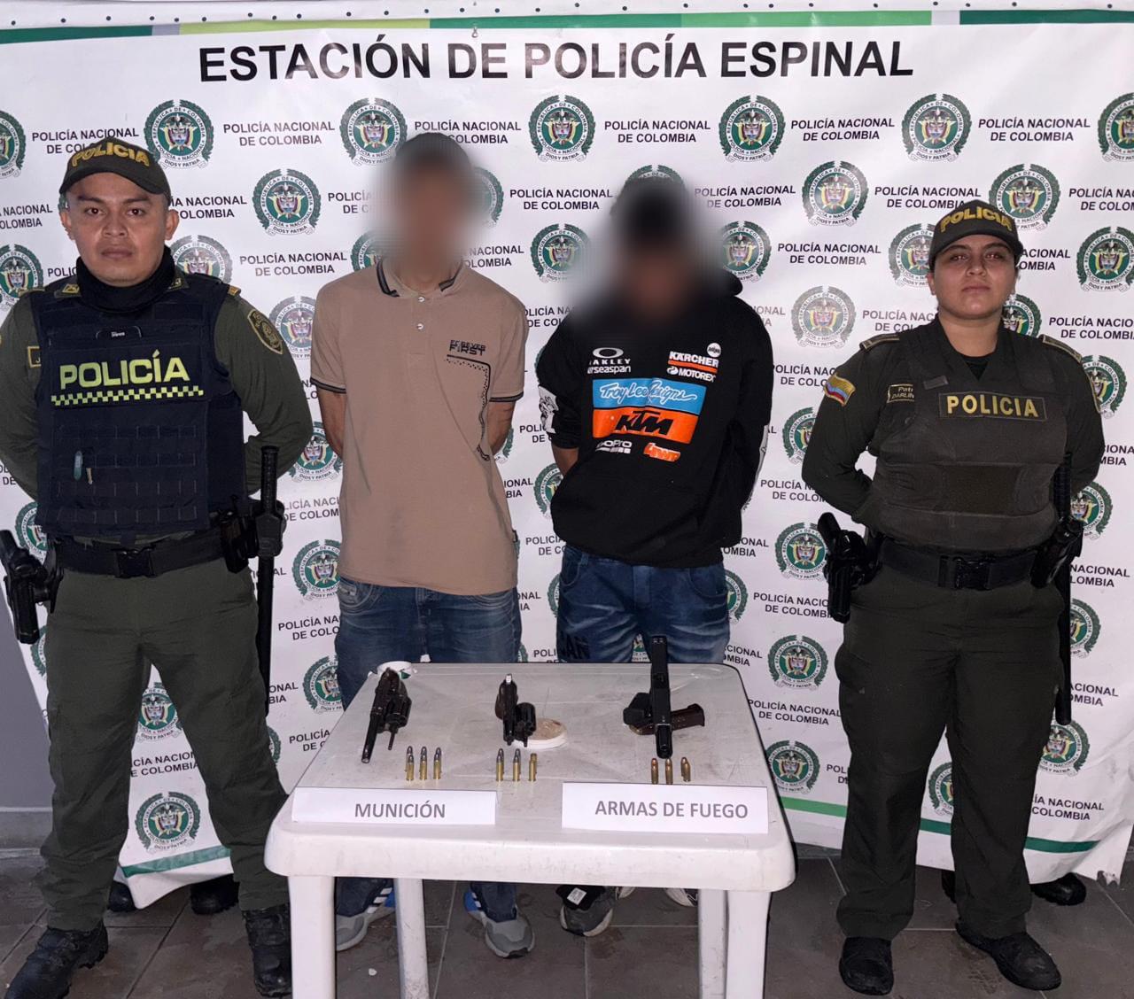 Capturan en plan candado a 3 hombres en Espinal: uno se bajó del carro disparando a los policías 1