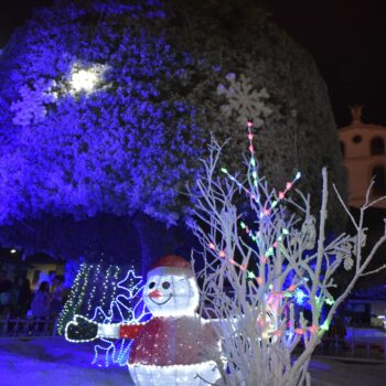 Casabianca ambienta su parque en Navidad con nieve artificial: un atractivo para visitar en el norte del Tolima 12