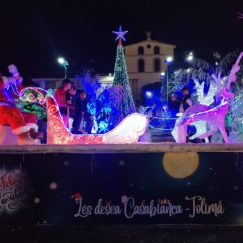 Casabianca ambienta su parque en Navidad con nieve artificial: un atractivo para visitar en el norte del Tolima 10