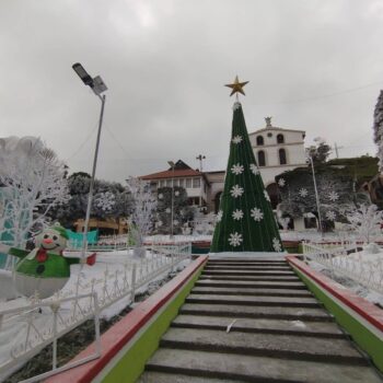 Casabianca ambienta su parque en Navidad con nieve artificial: un atractivo para visitar en el norte del Tolima 4