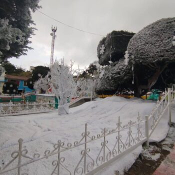 Casabianca ambienta su parque en Navidad con nieve artificial: un atractivo para visitar en el norte del Tolima 2