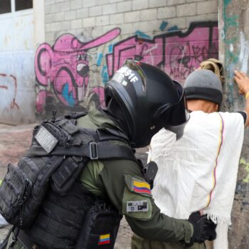 Operativo de Alcaldía y Policía en comunas 1 y 12 dejó 25 armas blancas incautadas y 50 dosis de estupefacientes 4