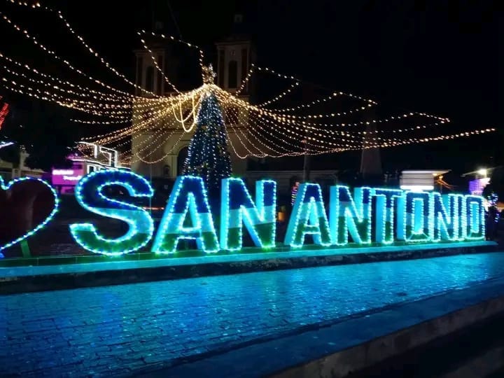 San Antonio inauguró su alumbrado navideño con medidas estrictas contra la pólvora 3