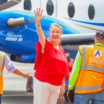 "Puerta de Oro del Tolima" ya tiene conexión aérea con Bogotá: inauguran vuelo de Satena 12