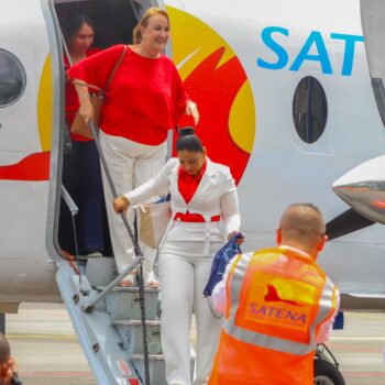 "Puerta de Oro del Tolima" ya tiene conexión aérea con Bogotá: inauguran vuelo de Satena 9