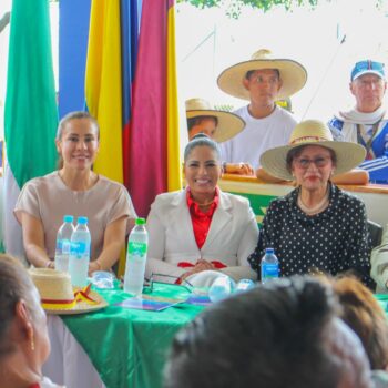 "Puerta de Oro del Tolima" ya tiene conexión aérea con Bogotá: inauguran vuelo de Satena 26