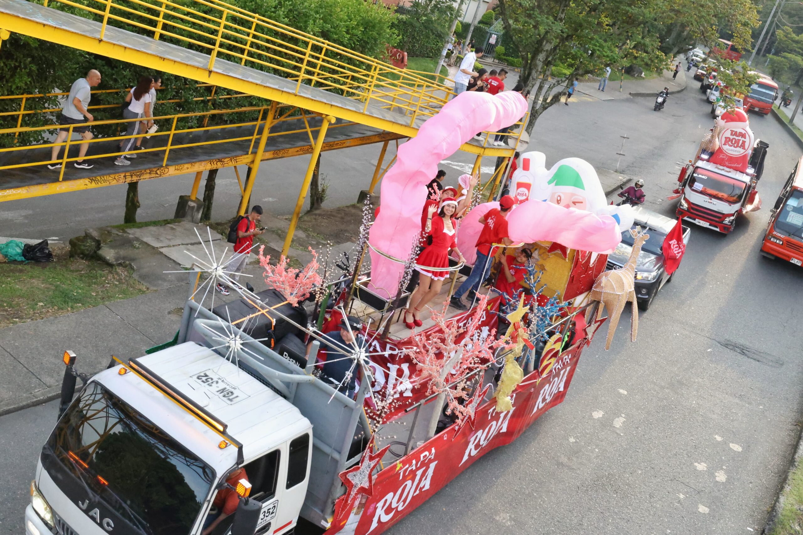 El Tour Navideño llenó de magia la Comuna 9 de Ibagué 3