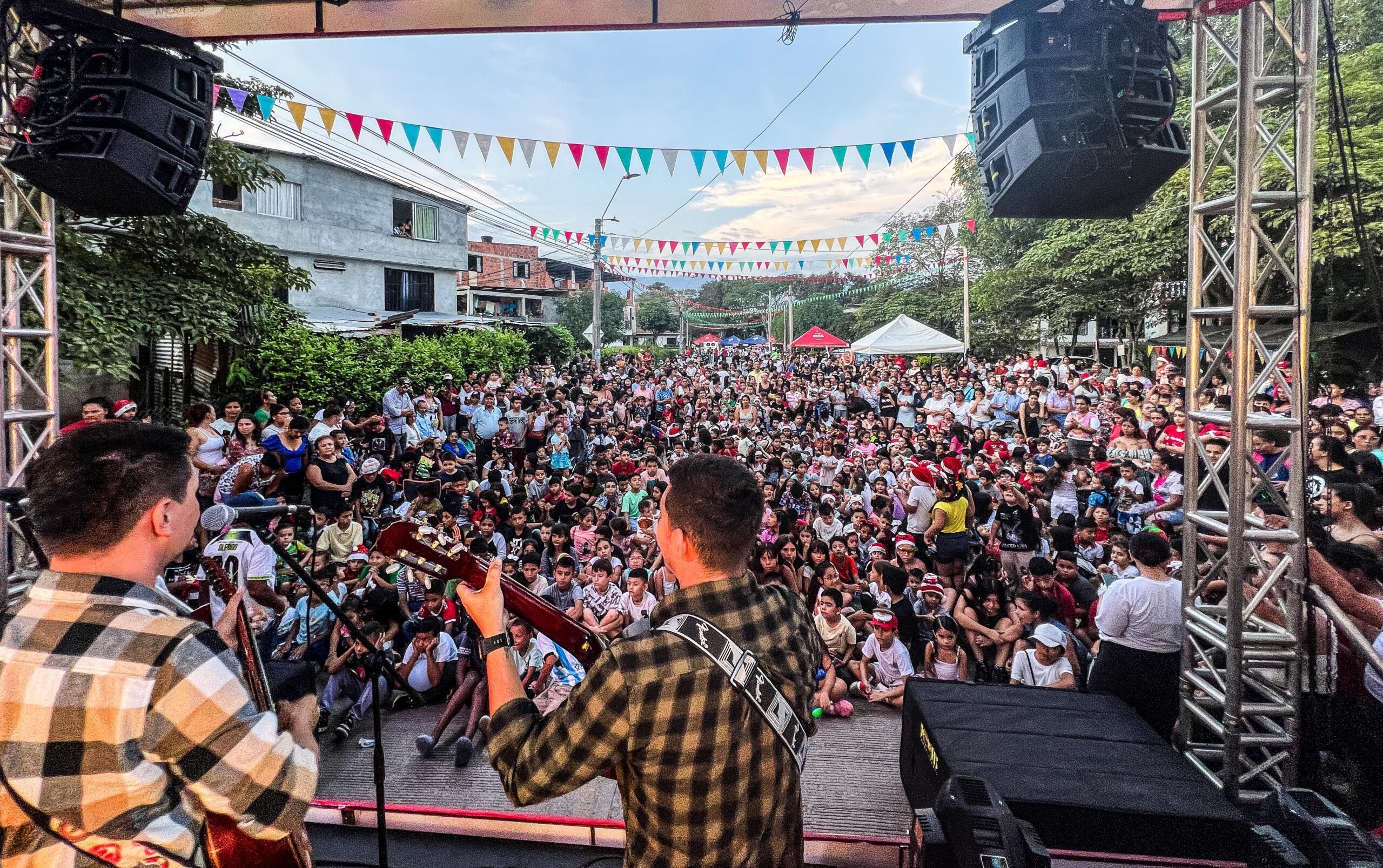 El Tour Navideño llenó de magia la Comuna 9 de Ibagué 4