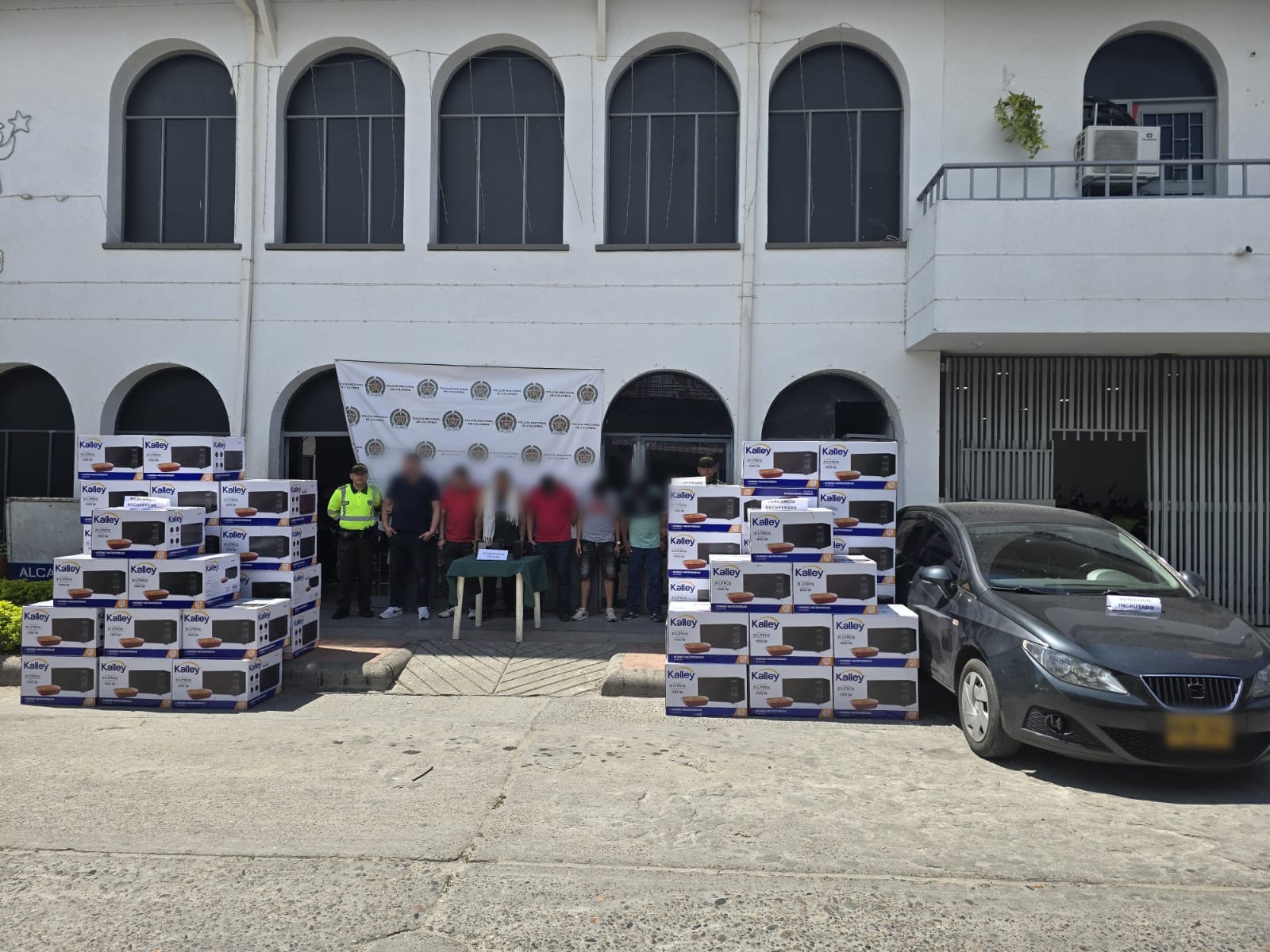 Policía captura a seis personas y recupera bienes avaluados en $231 millones en vía Ortega- Guamo 1