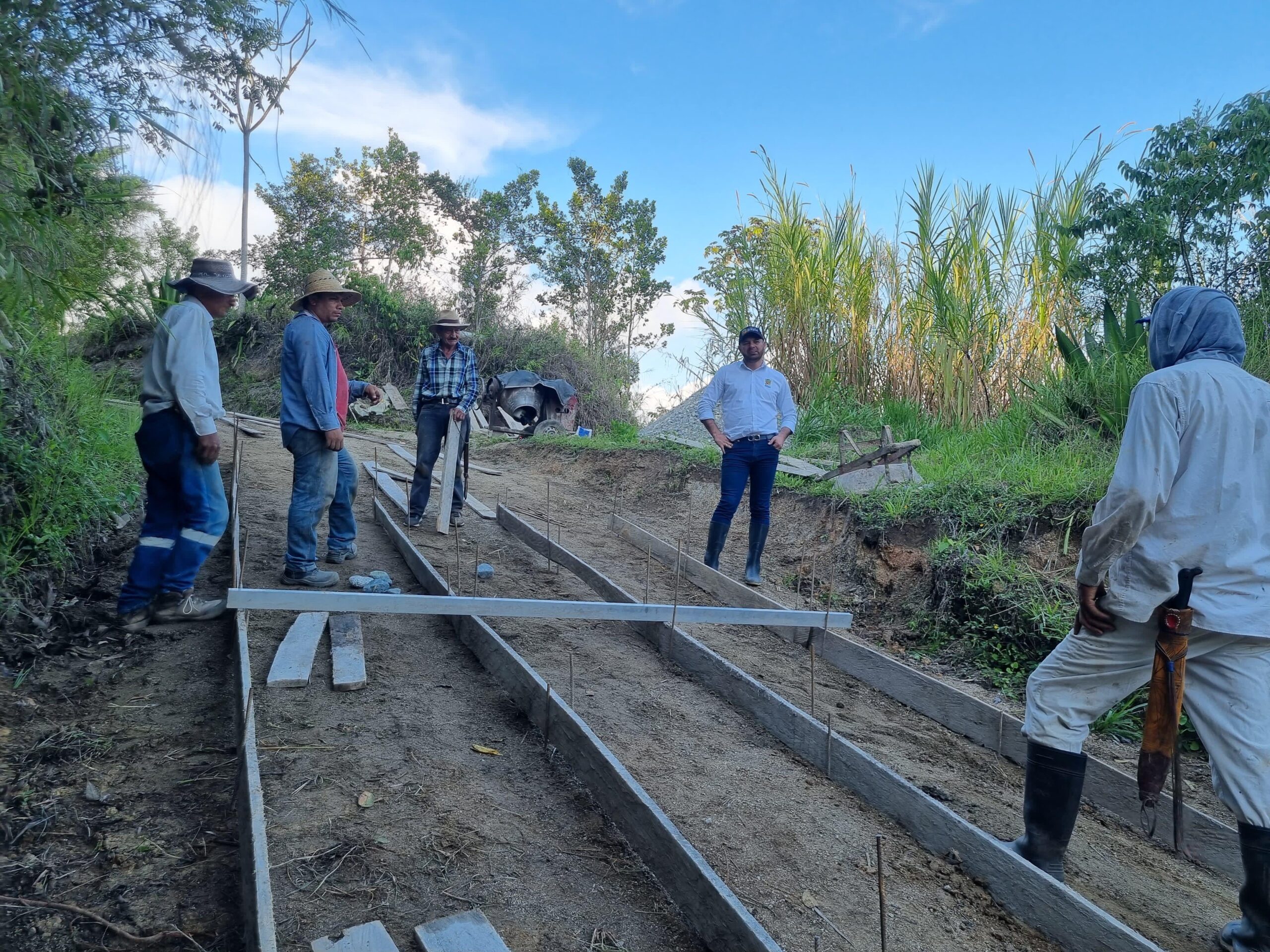Alcaldía avanza en la construcción de más de 770 metros de placa huella en zona rural 1