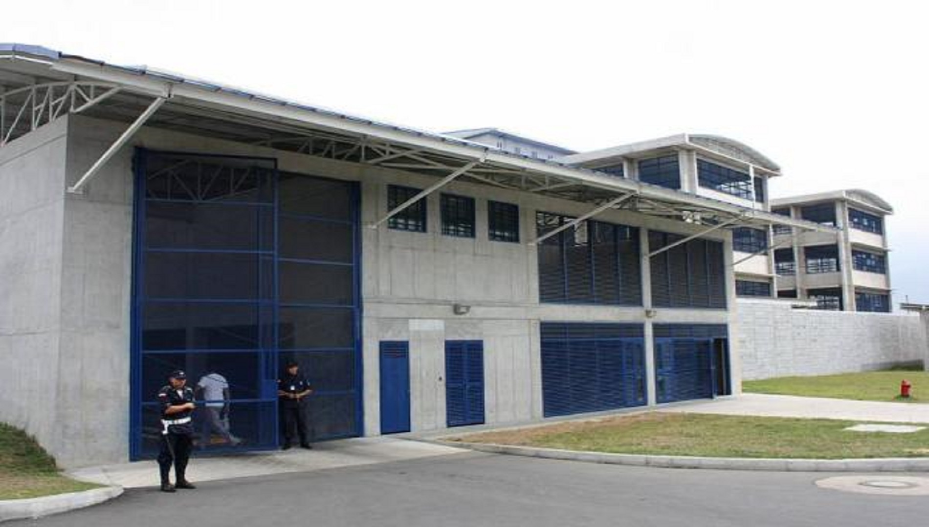 "Lo quemaron, golpearon y nadie responde", madre de preso quemado con combustible en el Coiba 1