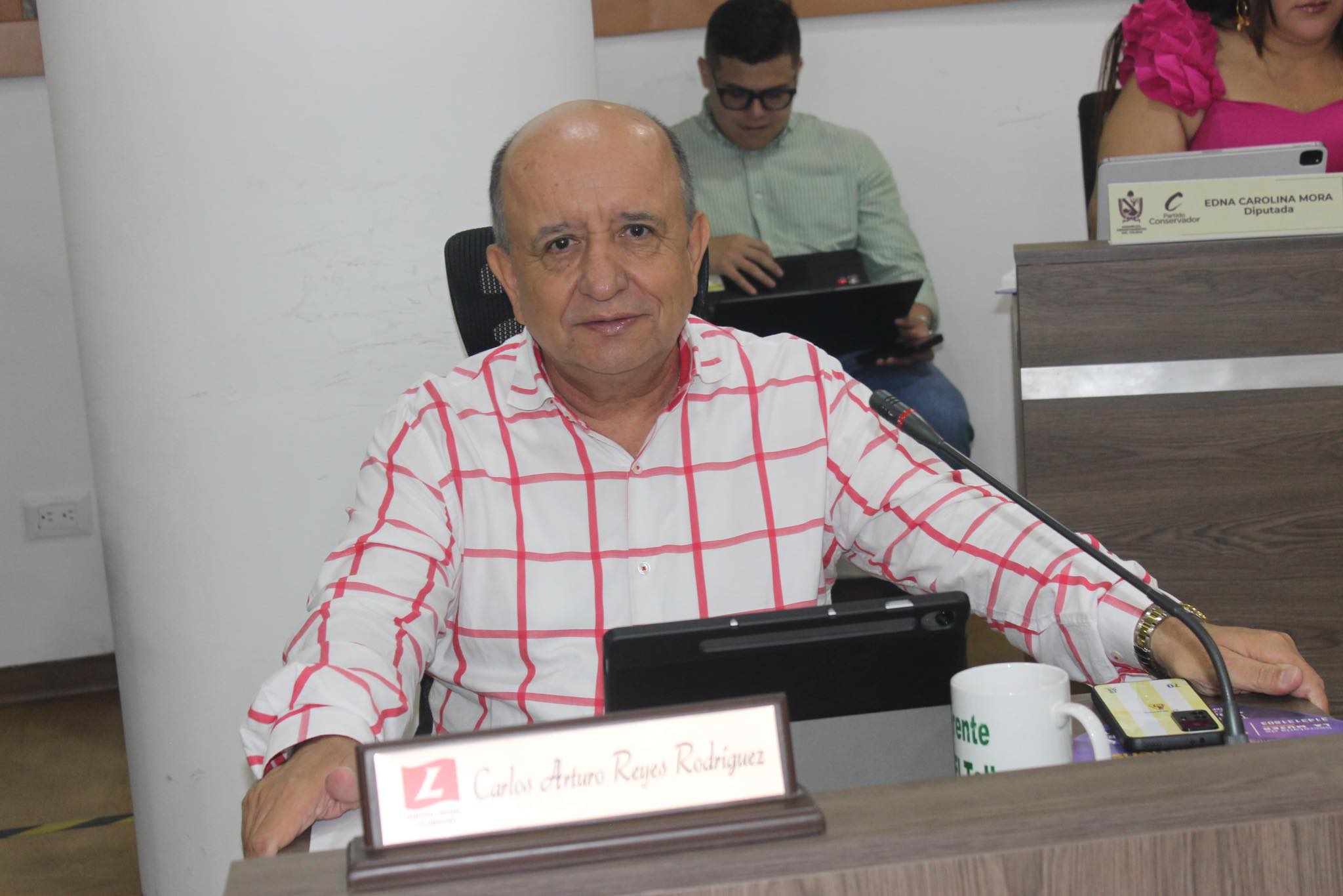 "Los maestros tienen la razón": diputado Carlos Reyes respalda movilización de Fecode el 31 de marzo 1