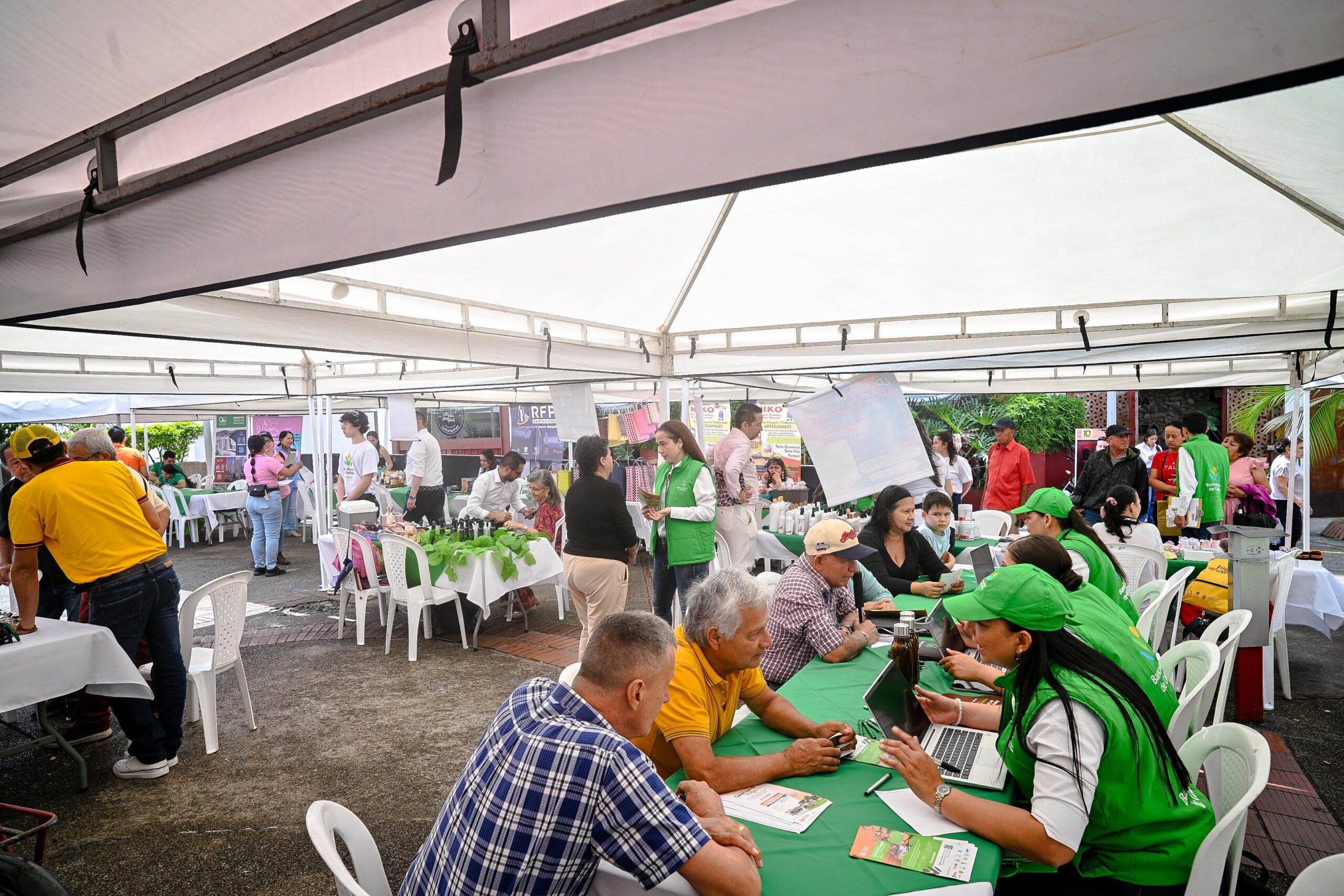 Emprendedores y microempresarios accedieron a feria de crédito de vivienda del Banco Agrario 1