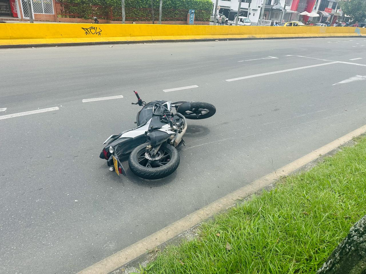 Adulto mayor muere atropellado por motocicleta: conductor y acompañante resultan heridos 1