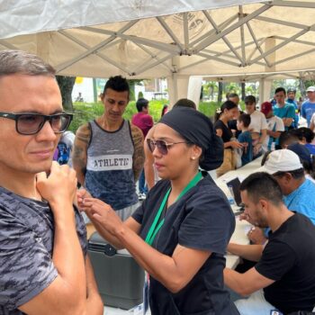 Concejal Víctor Ortiz pide a los ibaguereños vacunarse contra la fiebre amarilla y portar el carnet 4