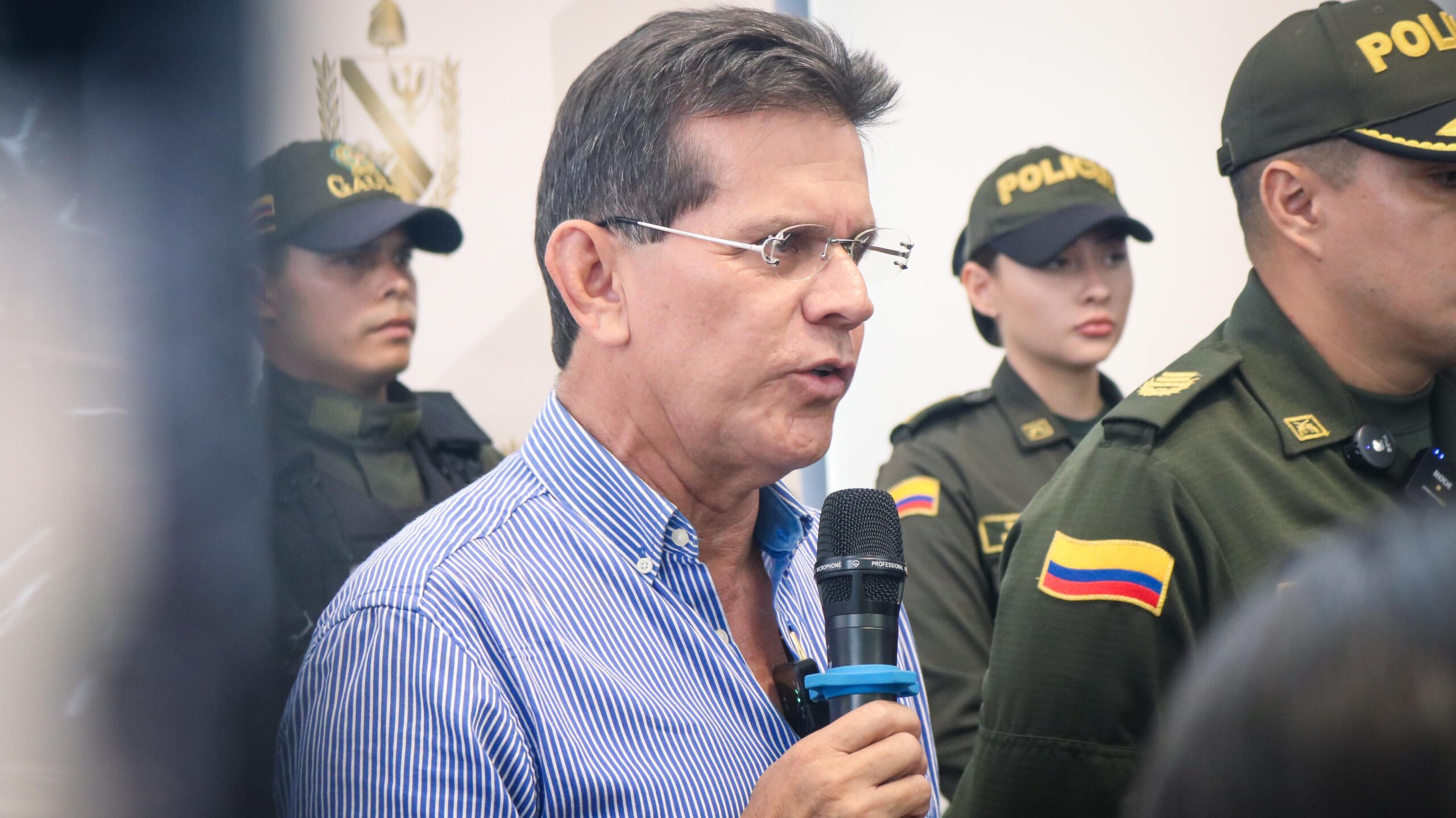 Ejército y Policía refuerzan seguridad en San Antonio ante amenaza con cilindro 1