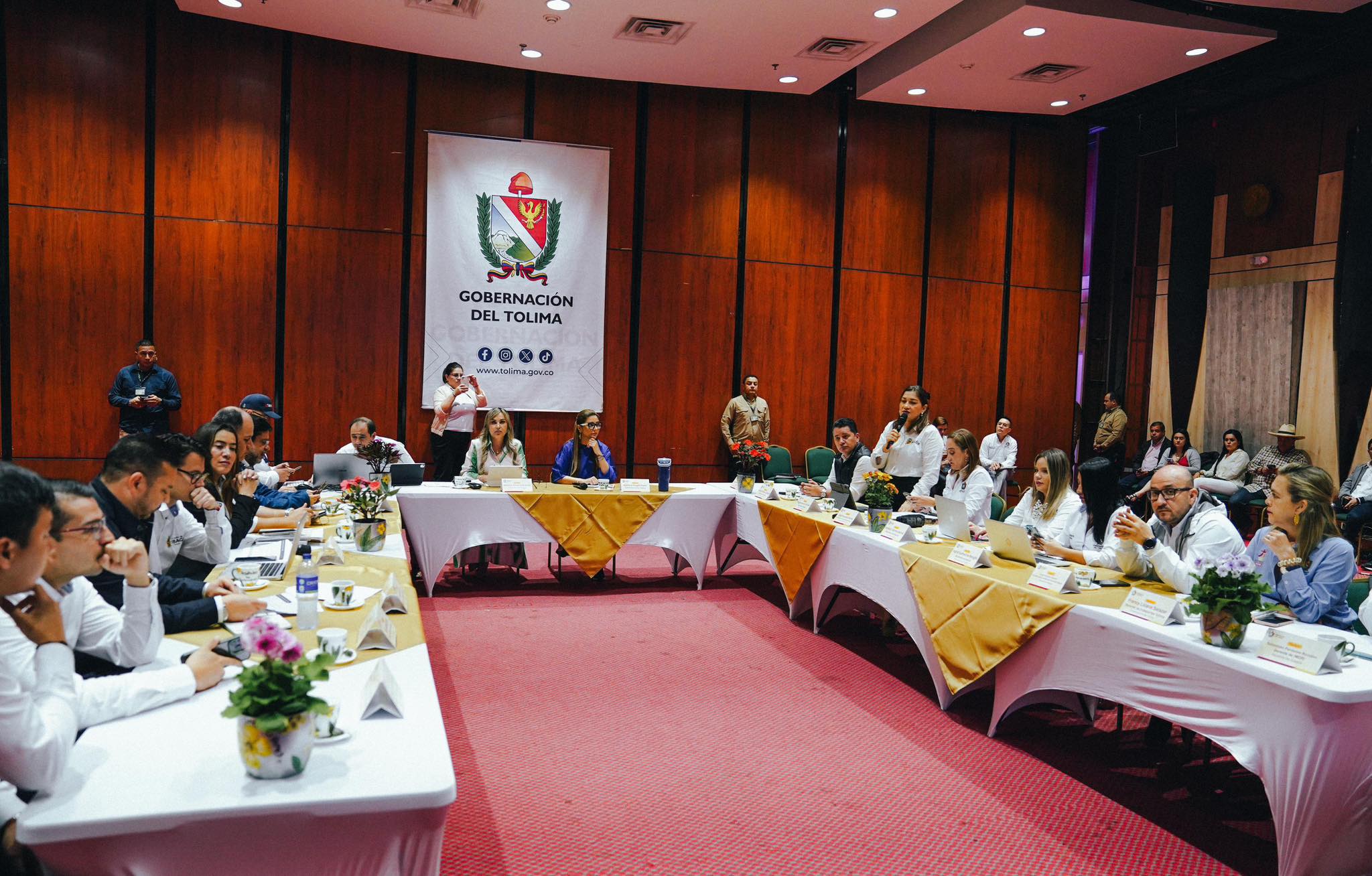 Anuncian histórica inversión para pavimentar vía a El Salado: 70 cuadras serán intervenidas 3